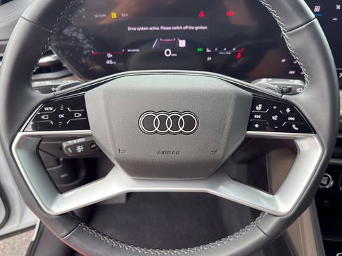 Certified 2025 Audi Q5 Premium AWD/4WD image 17