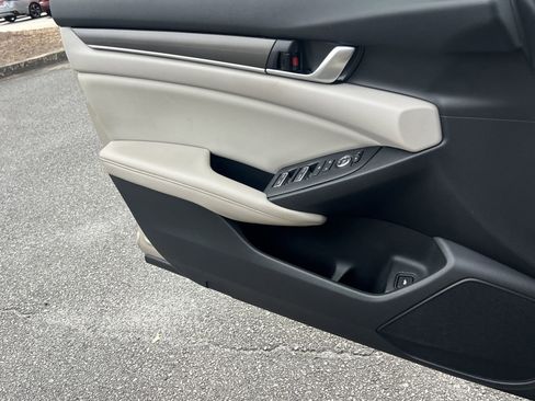 Used 2018 Honda Accord LX image 14