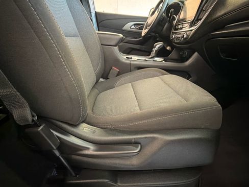 Used 2023 Chevrolet Traverse LT FWD image 28