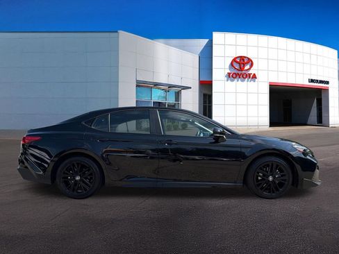 Used 2026 Toyota Camry SE FWD image 8