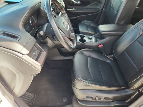 Used 2024 GMC Terrain AT4 image 8