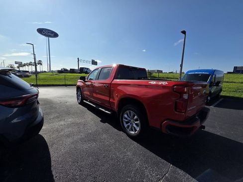 Used 2022 Chevrolet Silverado 1500 Custom w/ Safety Confidence Package AWD/4WD image 7
