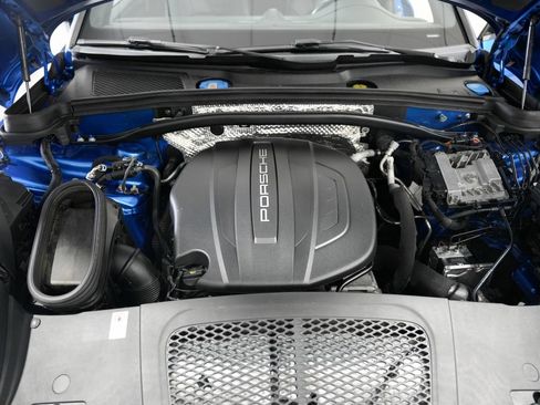 Used 2020 Porsche Macan AWD/4WD image 44
