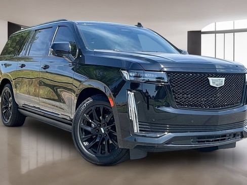 Used 2023 Cadillac Escalade ESV Sport Platinum w/ LPO, ONYX Package AWD/4WD image 11