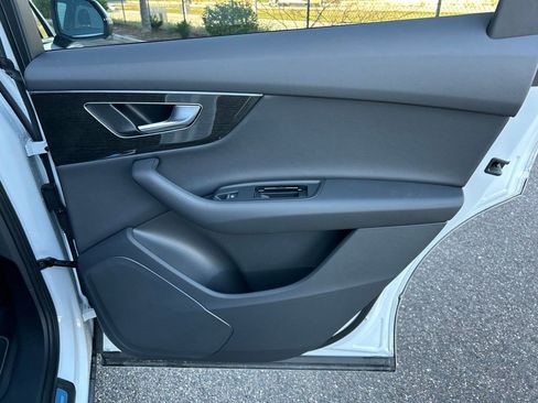 Used 2025 Audi Q7 3.0T Premium w/ Convenience Package image 55