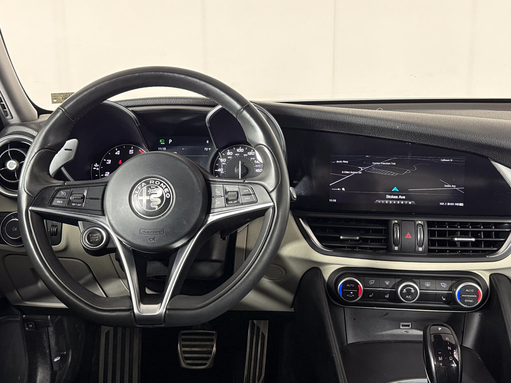 Used 2018 Alfa Romeo Giulia AWD image 32