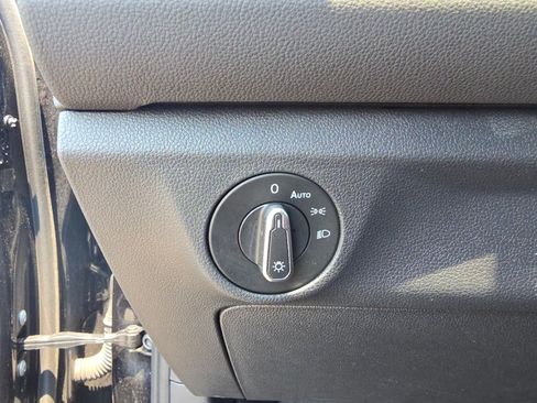 Used 2025 Volkswagen Jetta S FWD image 17