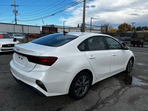 Used 2024 Kia Forte LXS image 4