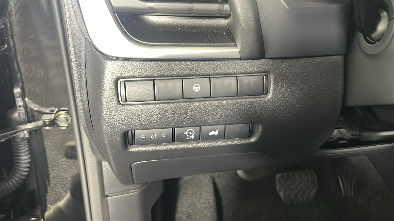 Certified 2026 Nissan Rogue SV AWD/4WD image 25
