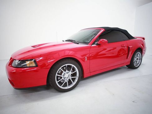 Used 2004 Ford Mustang Cobra RWD image 3