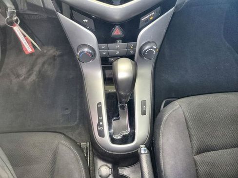 Used 2015 Chevrolet Cruze LT FWD image 20