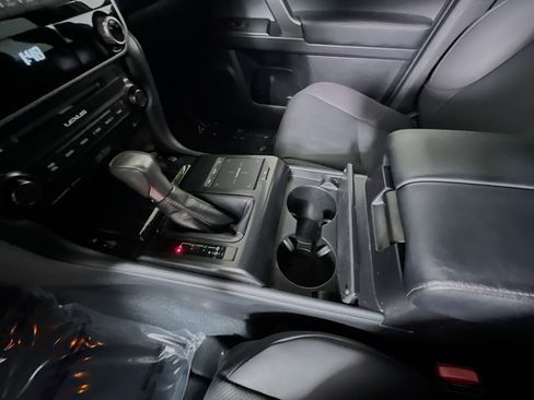 Used 2023 Lexus GX 460 Premium w/ Accessory Package image 25