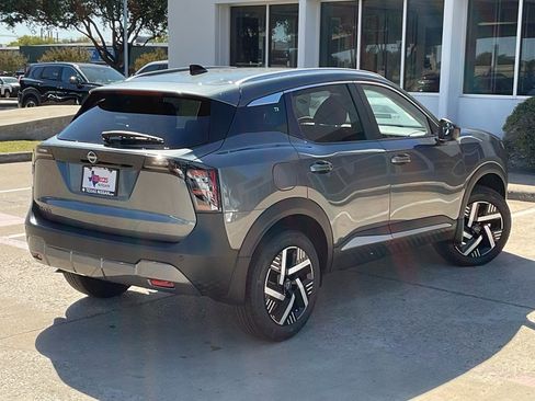 New 2026 Nissan Kicks SV image 5