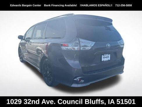 Used 2015 Toyota Sienna SE FWD image 3