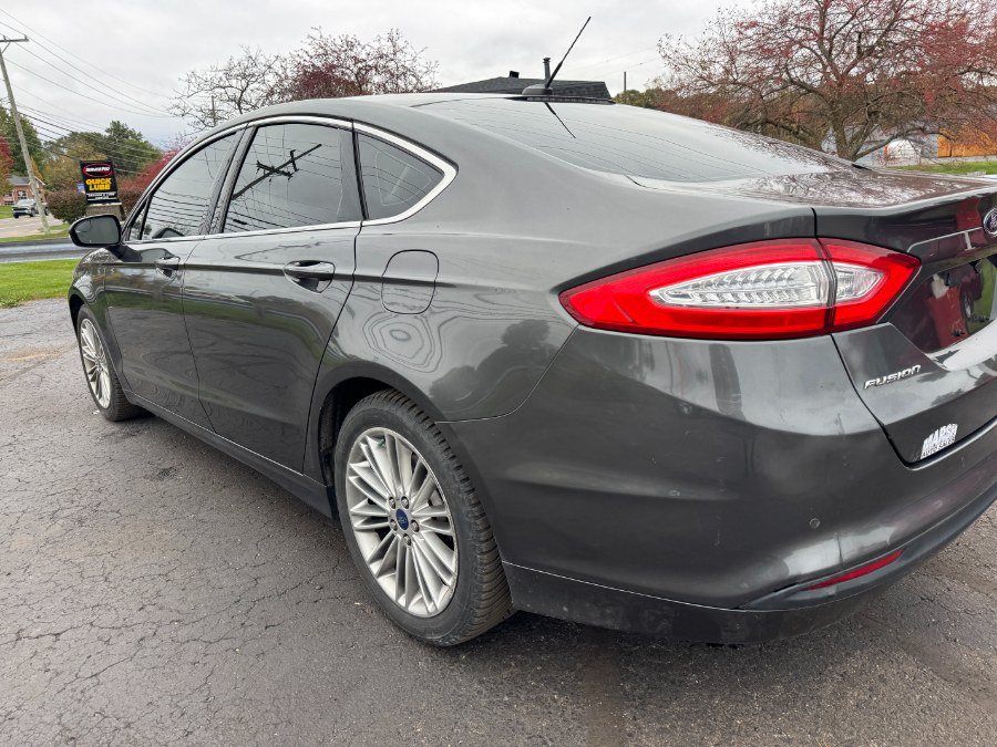 Used 2015 Ford Fusion SE w/ Equipment Group 202A FWD image 10