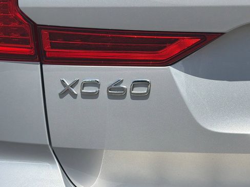 Used 2023 Volvo XC60 B5 Plus w/ Climate Package FWD image 31