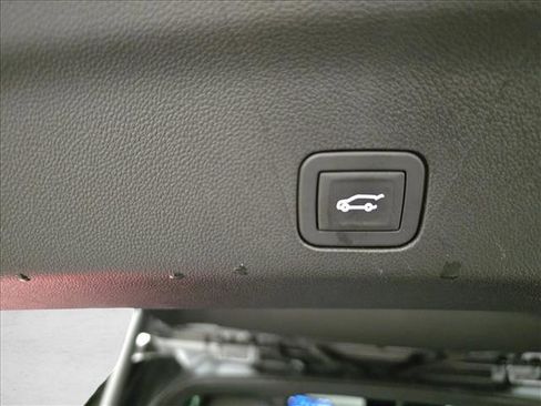 Used 2025 Chevrolet Tahoe Premier AWD/4WD image 14