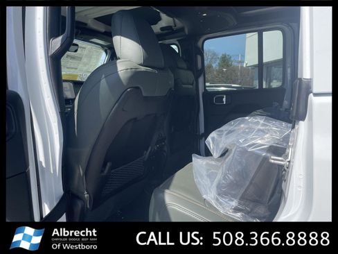 New 2026 Jeep Gladiator Mojave image 11