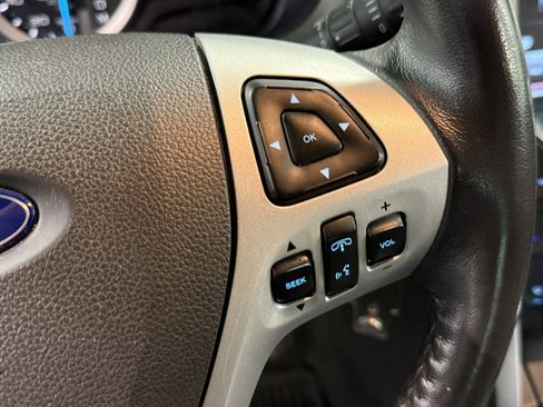 Used 2015 Ford Explorer XLT w/ Equipment Group 201A AWD/4WD image 17