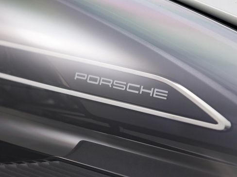 Used 2023 Porsche Macan Turbo AWD/4WD image 10