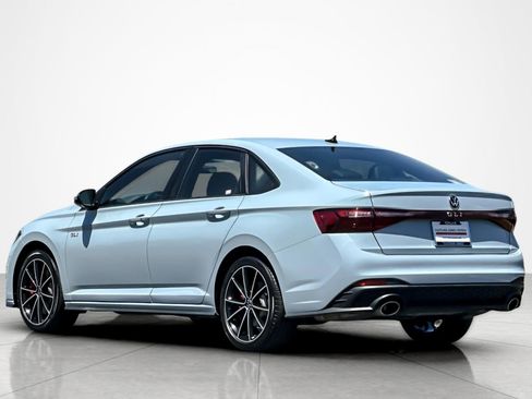 Used 2025 Volkswagen Jetta GLI Autobahn FWD image 3