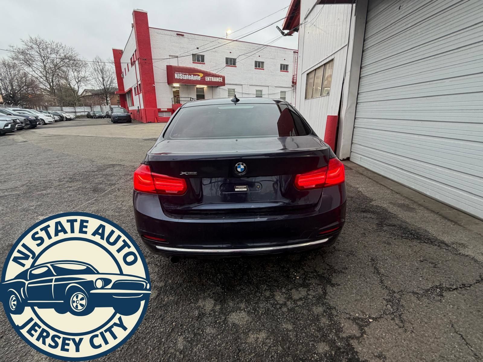 Used 2016 BMW 328d xDrive Sedan AWD/4WD image 12