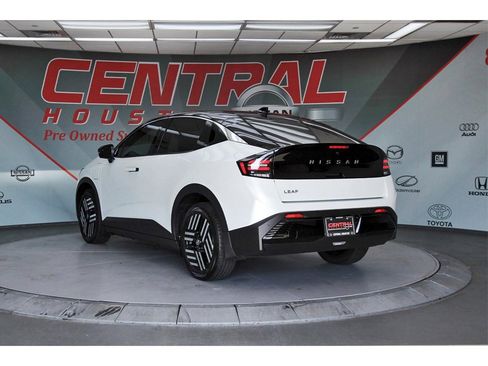 New 2026 Nissan Leaf SV+ image 4