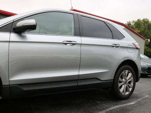 Used 2022 Ford Edge Titanium image 8