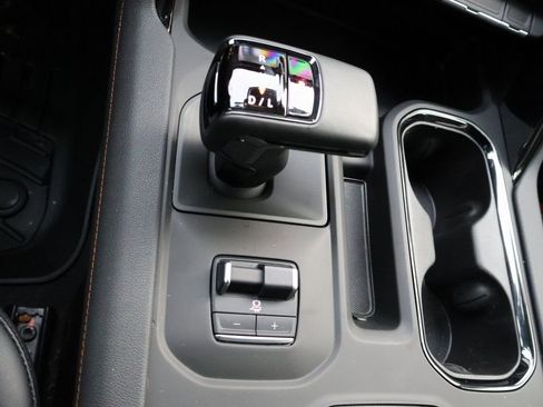 New 2025 GMC Sierra 1500 AT4 w/ AT4 Premium Package AWD/4WD image 38