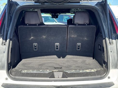 Certified 2022 Cadillac Escalade Sport Platinum w/ Heavy-Duty Trailer Package image 9