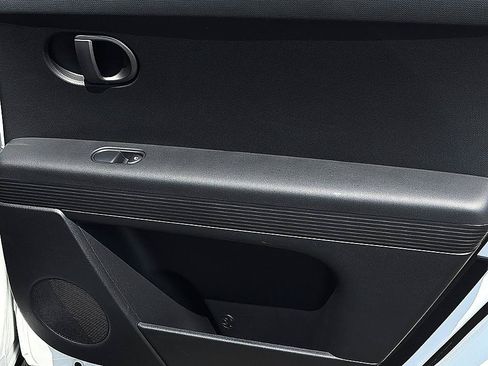 Certified 2025 Hyundai Ioniq 5 SE RWD image 27