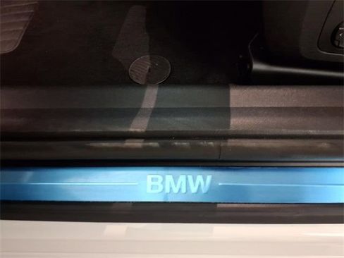 Used 2025 BMW 330i xDrive Sedan w/ Premium Package image 54