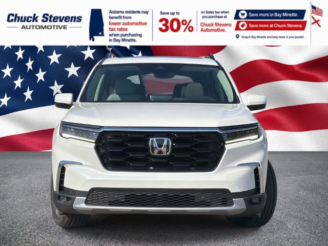 Used 2025 Honda Pilot Touring image 3