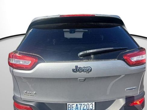 Used 2017 Jeep Cherokee Latitude w/ Safety/Convenience Group image 14