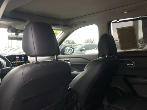 Certified 2021 Nissan Rogue Platinum image 13