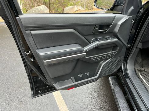 Used 2025 Toyota Tacoma SR5 image 11