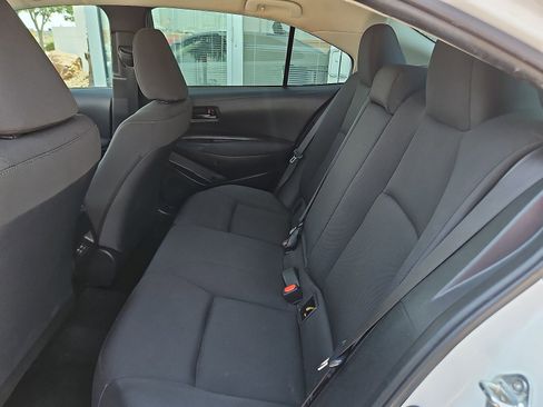 Used 2023 Toyota Corolla LE image 6