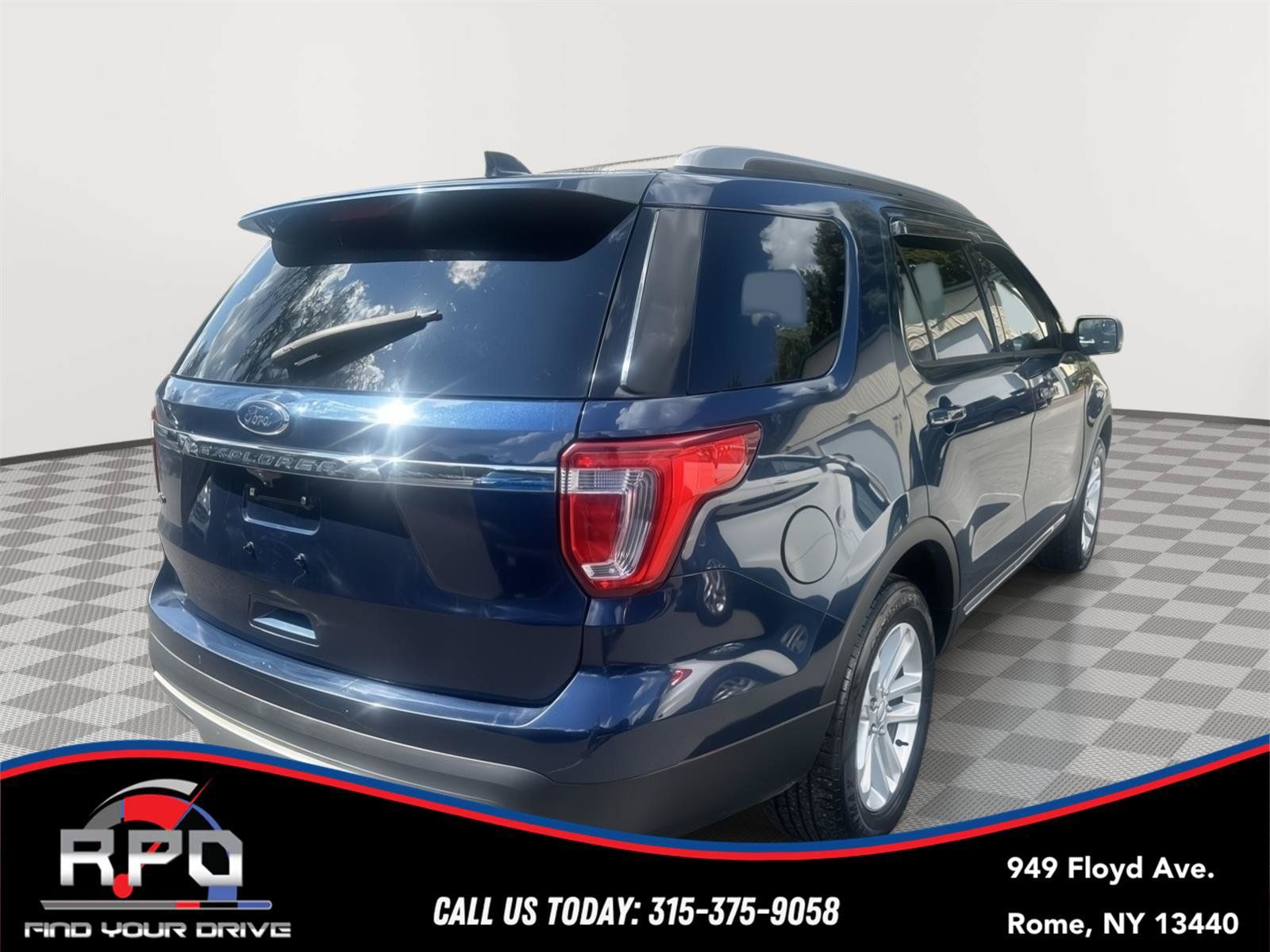 Used 2017 Ford Explorer XLT FWD image 5