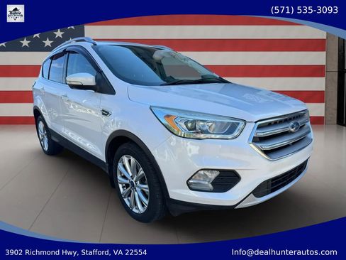 Used 2017 Ford Escape Titanium AWD/4WD image 4
