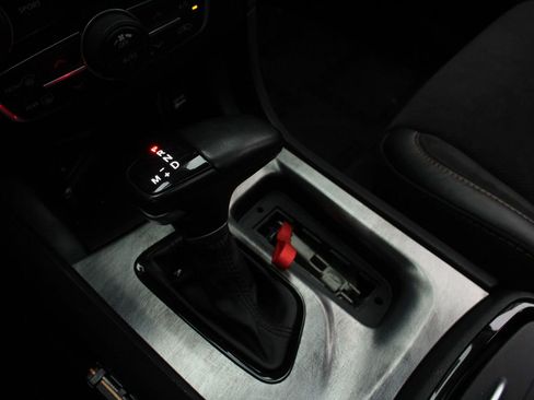 Used 2018 Dodge Charger R/T image 41