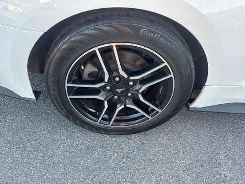 Used 2018 Ford Mustang Premium image 9