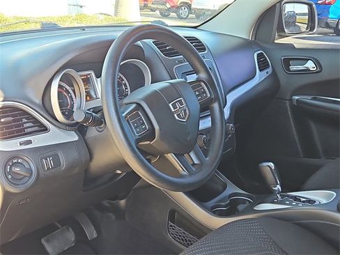 Used 2017 Dodge Journey SE w/ Flexible Seating Group image 14