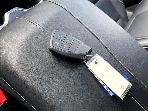 Used 2024 GMC Acadia Elevation image 29