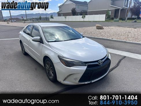 Used 2015 Toyota Camry SE FWD image 1