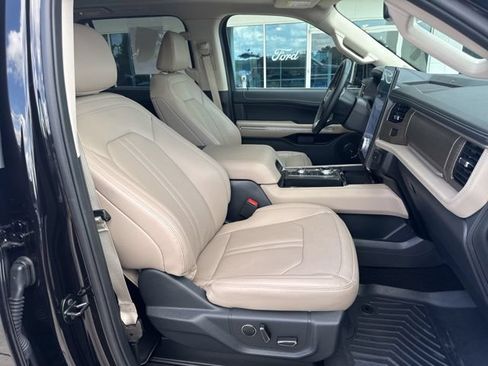 Used 2024 Ford Expedition Limited AWD/4WD image 15