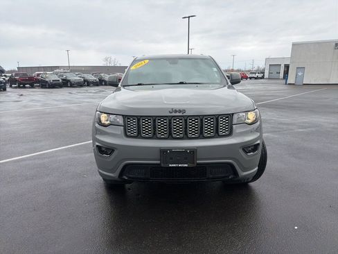 Used 2021 Jeep Grand Cherokee Laredo X AWD/4WD image 2