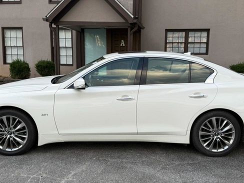 Used 2018 INFINITI Q50 Luxe w/ Essential Package (2.0T Luxe) AWD/4WD image 5
