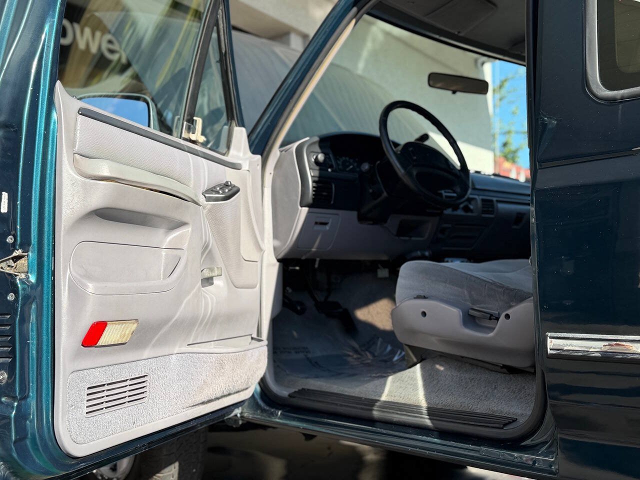 Used 1996 Ford F250 2WD SuperCab image 3