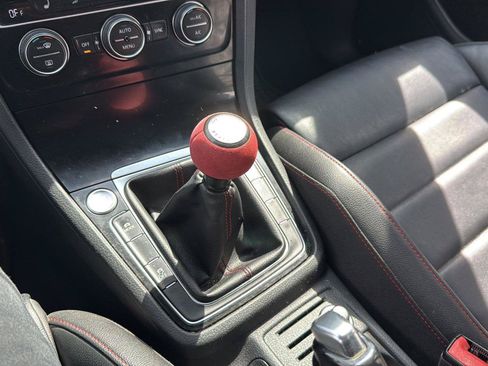 Used 2017 Volkswagen GTI Autobahn FWD image 19