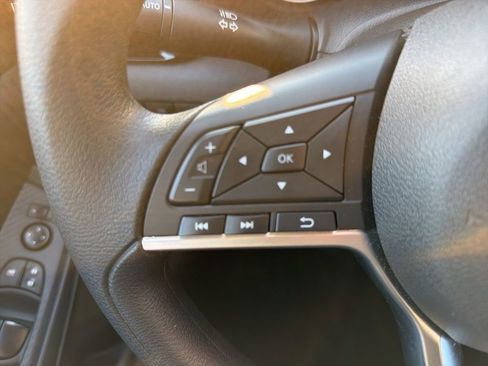 Used 2025 Nissan Sentra SV FWD image 22